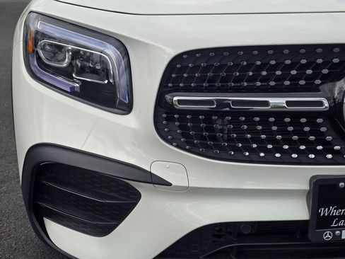 Used 2023 Mercedes-Benz GLB 250 4MATIC w/ AMG Line image 32