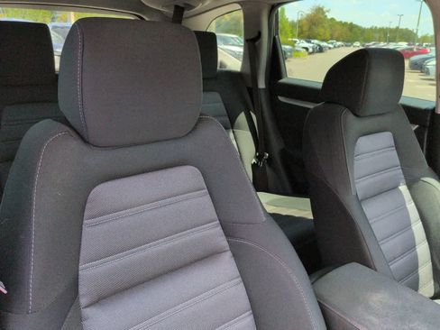 Used 2019 Honda CR-V LX image 7