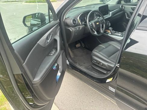 Used 2024 Chevrolet Blazer LT FWD image 18
