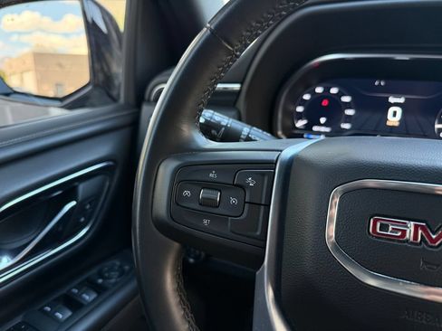 Used 2023 GMC Yukon SLT AWD/4WD image 50