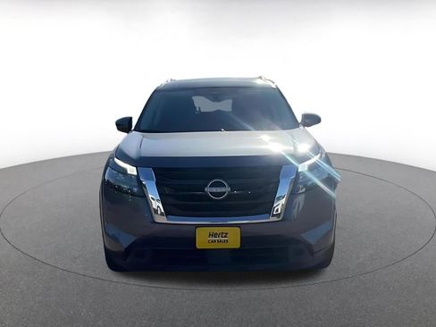 Used 2025 Nissan Pathfinder SV image 4