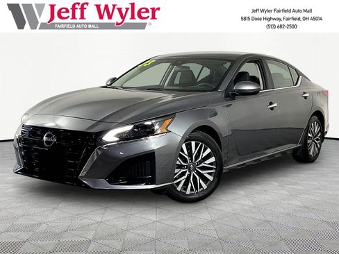Used 2023 Nissan Altima 2.5 SV FWD image 1