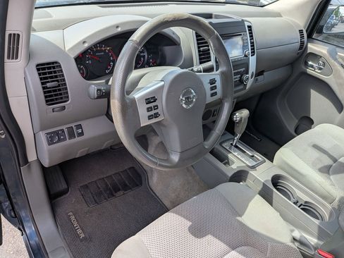 Used 2017 Nissan Frontier SV RWD image 16
