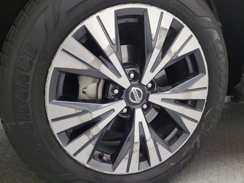 Used 2021 Nissan Rogue SV w/ Premium Package FWD image 31