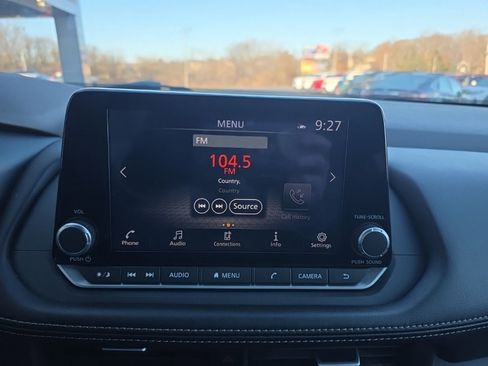 Used 2023 Nissan Rogue SV image 23