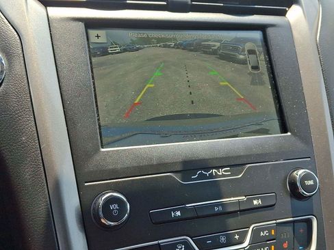 Used 2019 Ford Fusion SE AWD/4WD image 18