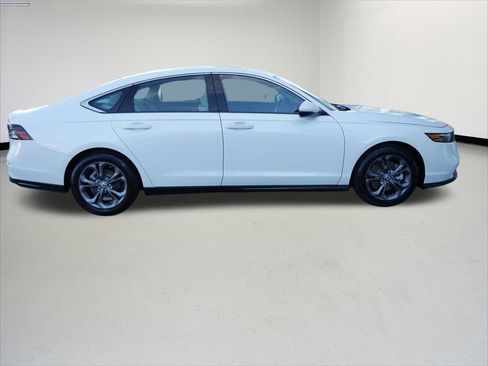 Used 2023 Honda Accord EX-L image 6