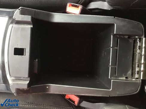 Used 2017 Ford Explorer XLT image 41