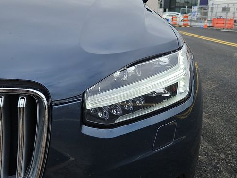 Certified 2024 Volvo XC90 B6 Plus w/ Protection Package Premier AWD/4WD image 9