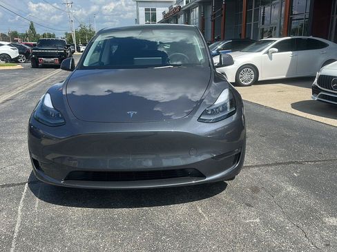 Used 2023 Tesla Model Y AWD image 6
