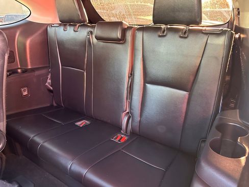 Used 2021 Toyota Highlander Platinum image 18
