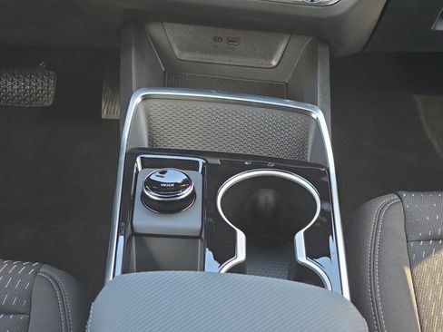 New 2026 Chevrolet Equinox LT w/ Safety and Technology Package AWD/4WD image 23