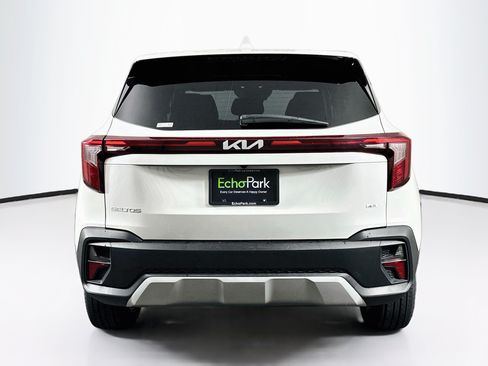Used 2025 Kia Seltos LX AWD/4WD image 7