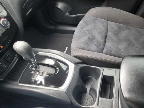 Used 2015 Nissan Rogue S image 34