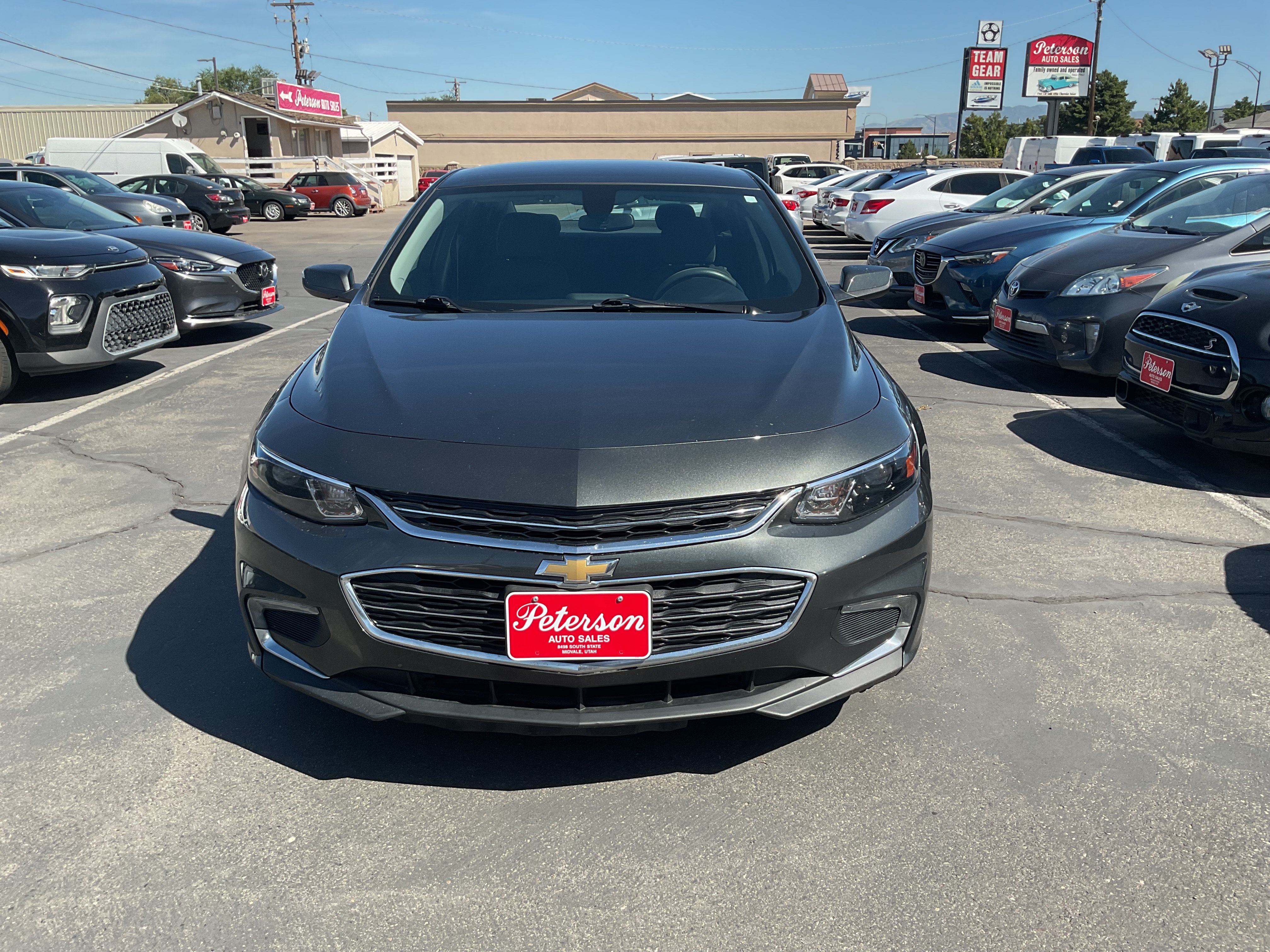 Used 2017 Chevrolet Malibu LT FWD image 3