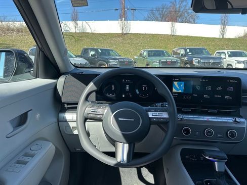Used 2026 Hyundai Kona SE AWD/4WD image 17