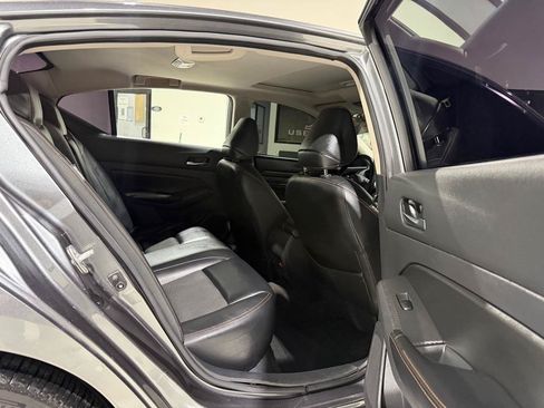 Used 2022 Nissan Altima 2.5 SR w/ Midnight Edition Package FWD image 14