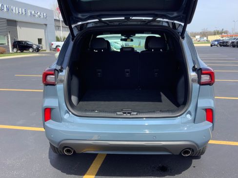 Used 2023 Ford Escape ST-Line w/ Tech Pack #1 image 6