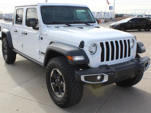 Used 2023 Jeep Gladiator Sport image 16