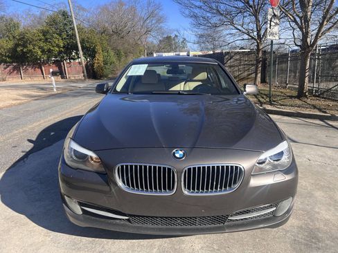 Used 2011 BMW 528i Sedan image 2