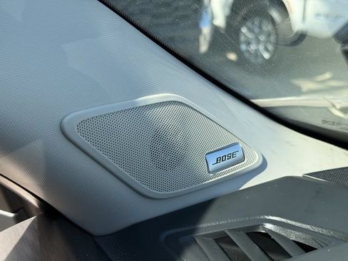 Used 2024 Nissan Pathfinder Platinum w/ Lighting Package (N93) FWD image 27