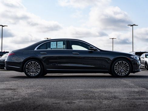 Used 2024 Mercedes-Benz S 580 4MATIC Sedan image 9