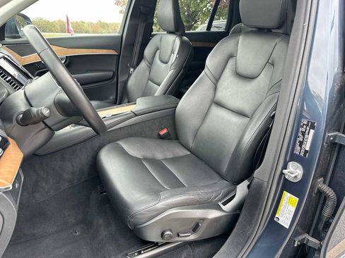 Used 2023 Volvo XC90 B5 Plus image 17