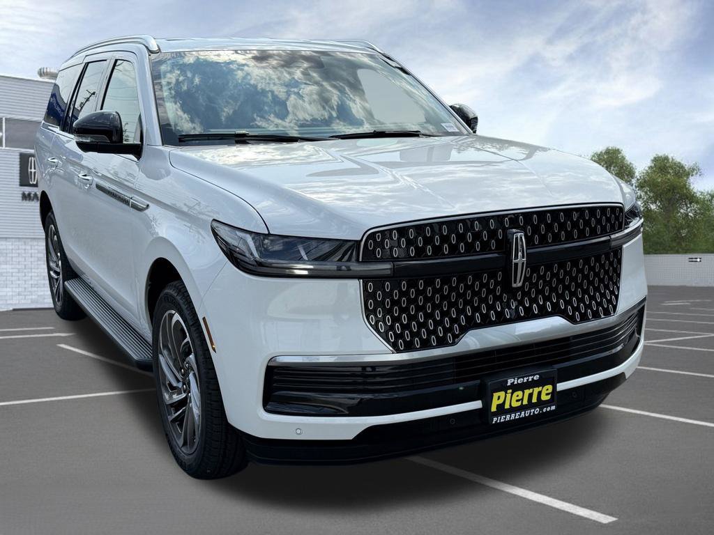 New 2027 Lincoln Navigator Premiere AWD/4WD image 2
