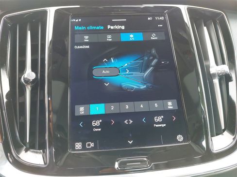 Used 2024 Volvo S60 B5 Plus image 28