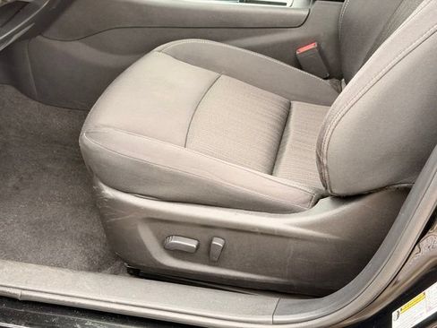 Used 2025 Nissan Altima 2.5 SV FWD image 21