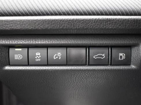 Used 2025 Toyota Camry SE FWD image 21