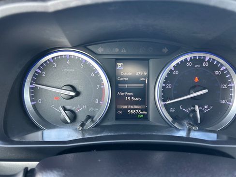 Used 2018 Toyota Highlander XLE w/ Carpet Mat Package (TMS) image 27