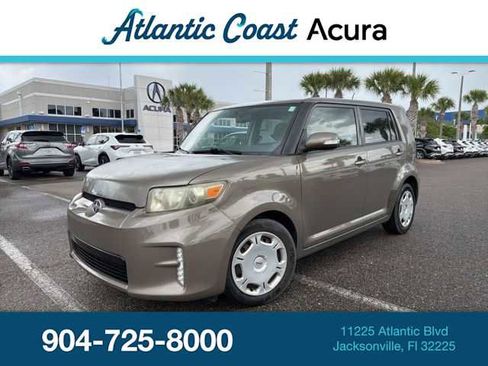 Used 2013 Scion xB FWD image 1