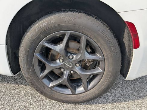 Used 2020 Chrysler Pacifica Touring-L Plus FWD image 23