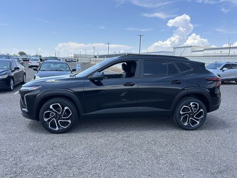 Certified 2024 Chevrolet Trax RS w/ Driver Confidence Package FWD image 2