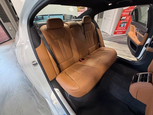 Used 2017 BMW 750i xDrive AWD/4WD image 5