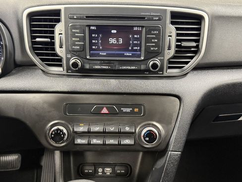 Used 2018 Kia Sportage LX image 18