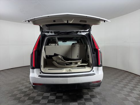 Used 2024 Cadillac Escalade Sport Platinum image 19