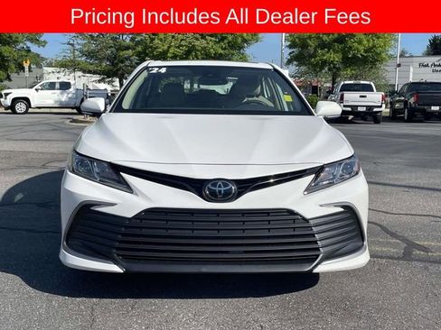 Used 2024 Toyota Camry LE w/ Convenience Package FWD image 8
