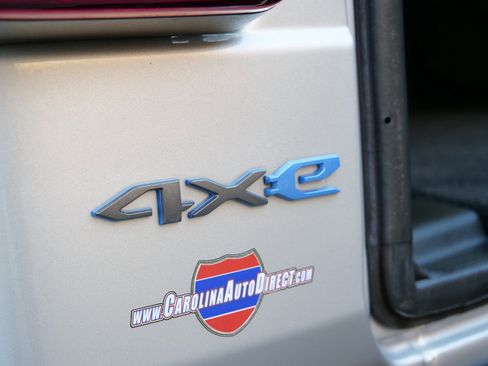 Used 2023 Jeep Wrangler Unlimited Rubicon 4xe w/ Cold Weather Group AWD/4WD image 16