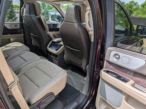 Used 2024 Lincoln Navigator Reserve AWD/4WD image 15