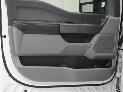 Used 2023 Ford F250 4x4 Crew Cab Super Duty image 14