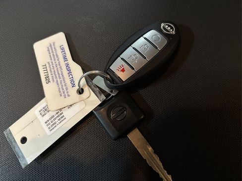 Used 2024 Nissan Frontier SV w/ SV Convenience Package image 38