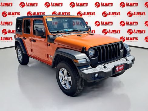 Used 2018 Jeep Wrangler Unlimited Sport S AWD/4WD image 3