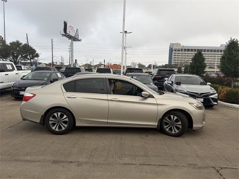 Used 2013 Honda Accord LX image 3