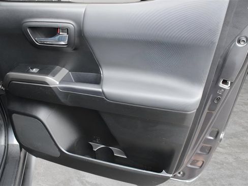 Used 2023 Toyota Tacoma TRD Sport image 25