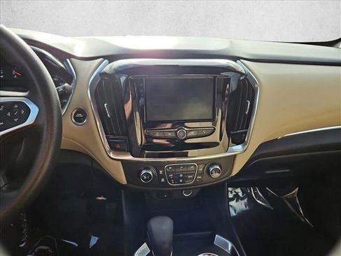 Used 2023 Chevrolet Traverse LS FWD image 15