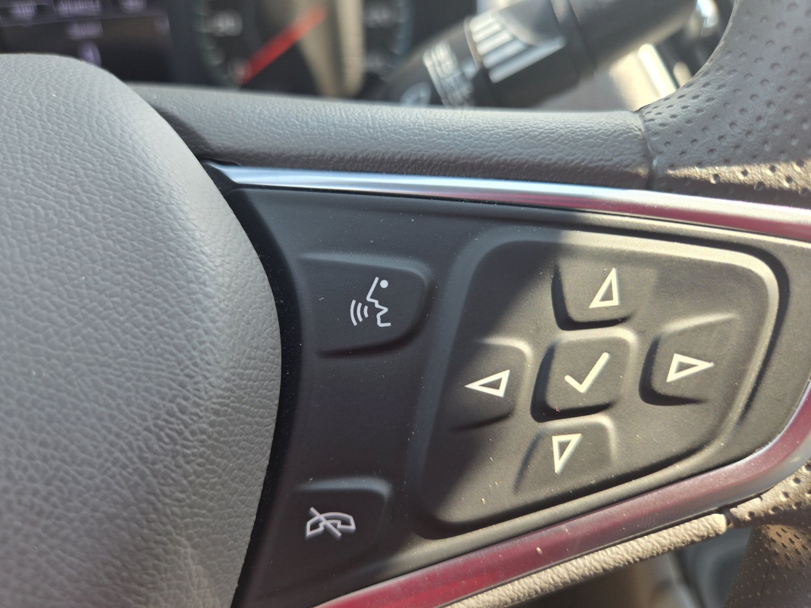 Used 2022 Chevrolet Malibu LS FWD image 16
