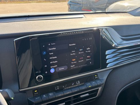 Used 2025 Toyota Camry LE image 17