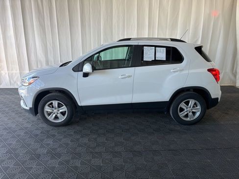 Used 2022 Chevrolet Trax LT w/ LT Convenience Package image 23